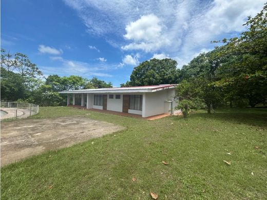 Terreno en San Mateo, Provincia de Alajuela