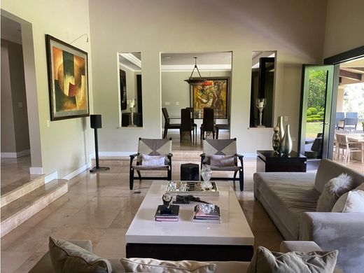 Luxury home in Santa Ana, Provincia de San José