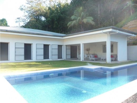 Luxury home in Jacó, Garabito