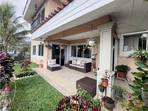 Kamienica w Escazú, Provincia de San José