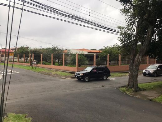 Luxury home in Daniel Flores, Pérez Zeledón