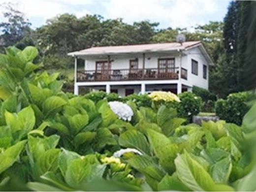 Cortijo o casa de campo en Guadalupe, Goicoechea