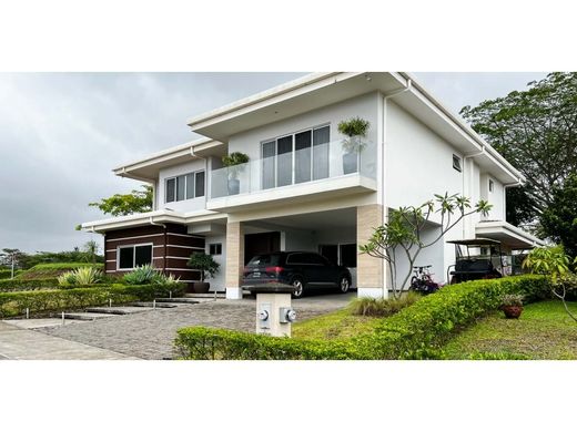 Luxury home in San Rafael, Provincia de Alajuela