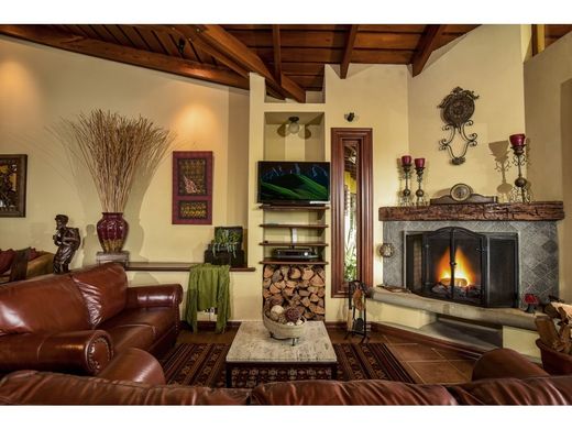 Luxury home in San Rafael, Provincia de Heredia