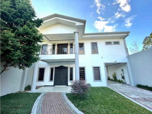 豪宅  Santo Domingo, Provincia de Heredia