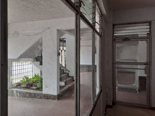 Edificio en Alajuela, Cantón de Alajuela