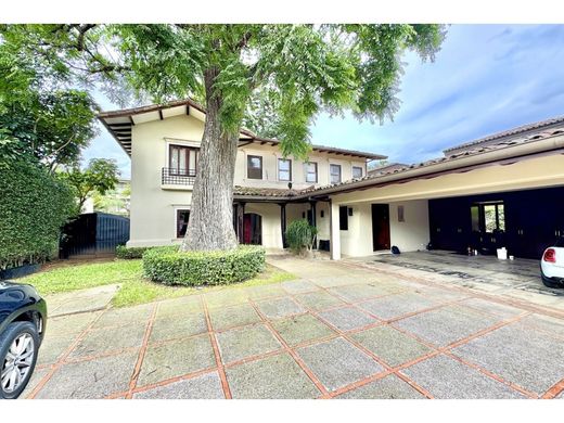 Casa di lusso a Santa Ana, Provincia de San José