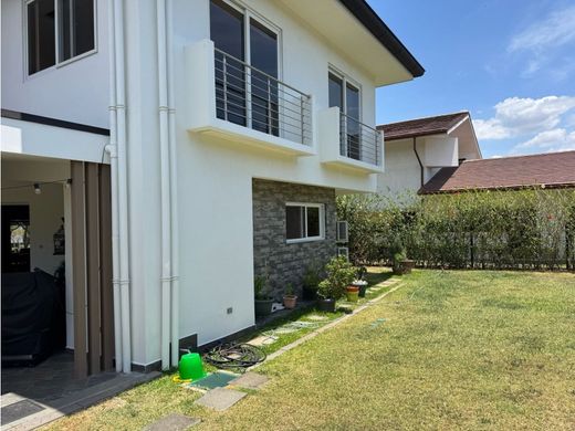 Πολυτελή κατοικία σε Santa Ana, Provincia de San José