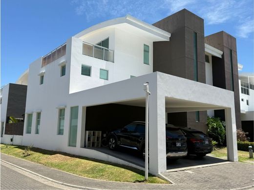 Complexos residenciais - Santa Ana, Provincia de San José