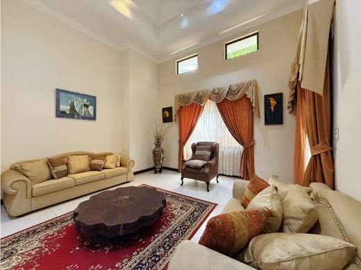 Komplex apartman Curridabat, Provincia de San José