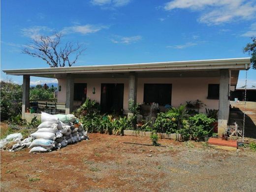 Casa de lujo en Mercedes Norte, Puriscal