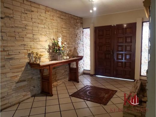 Luxury home in Escazú, Provincia de San José