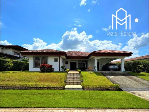 Luxe woning in Guácima, Cantón de Alajuela