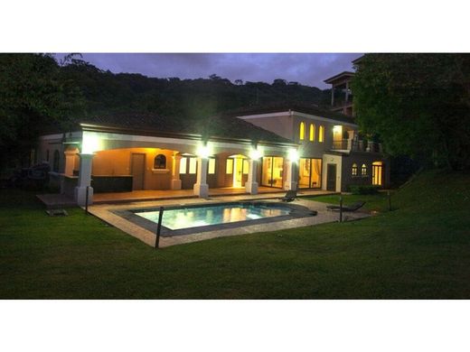 Luxury home in Santa Ana, Provincia de San José
