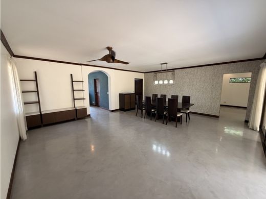Luxury home in Santa Ana, Provincia de San José