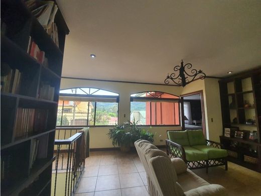 Luxe woning in San José, Cantón de San José