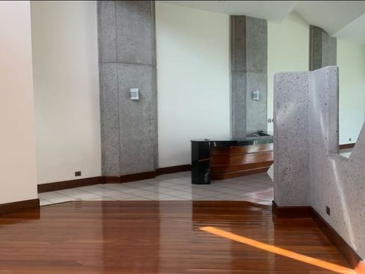 Luxury home in Escazú, Provincia de San José