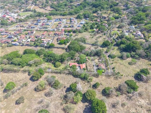 Casa de lujo en Guácima, Cantón de Alajuela
