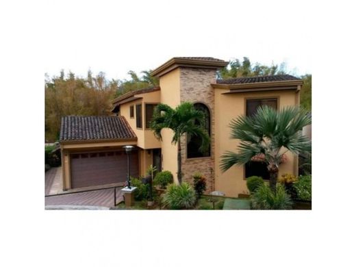 Luksusowy dom w Belén, Carrillo