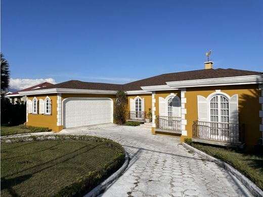 Escazú, Provincia de San Joséの高級住宅