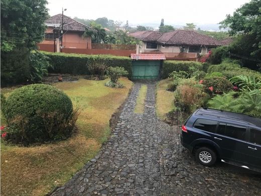 Элитный дом, Escazú, Provincia de San José