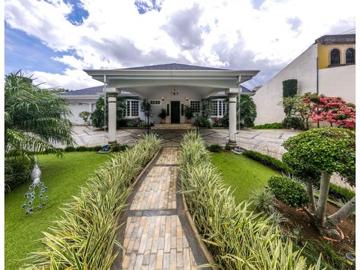 Casa di lusso a Escazú, Provincia de San José