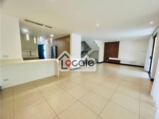 Κτίριο σε Santa Ana, Provincia de San José