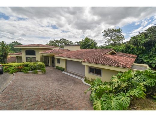 Luxus-Haus in Colón, Mora