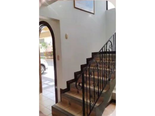 ﺷﻘﺔ ﻓﻲ Escazú, Provincia de San José