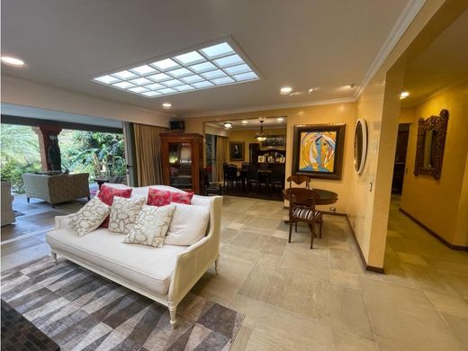 Luxus-Haus in Escazú, Provincia de San José