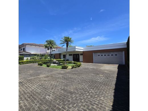 Luxury home in Santa Ana, Provincia de San José