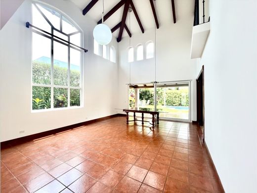 Luksusowy dom w Santa Ana, Provincia de San José