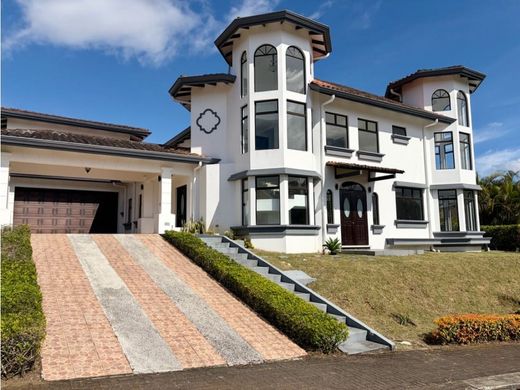 Luxury home in Curridabat, Provincia de San José
