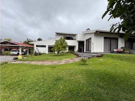 Luxury home in San Isidro de Coronado, Vázquez de Coronado