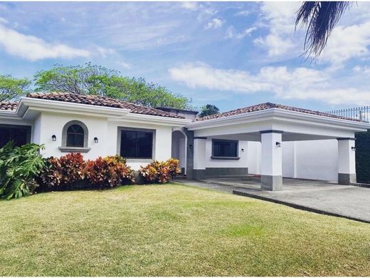 Luksusowy dom w Belén, Carrillo