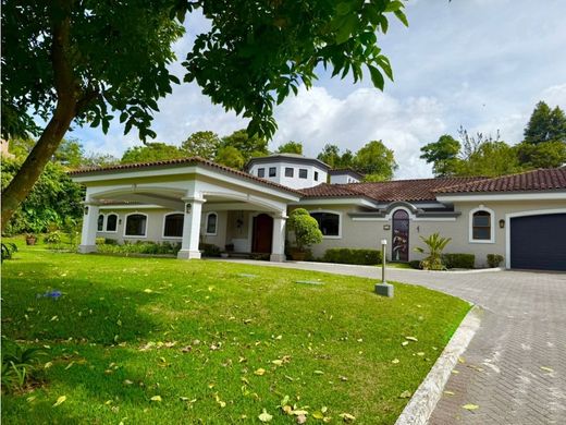 Luxe woning in Curridabat, Provincia de San José