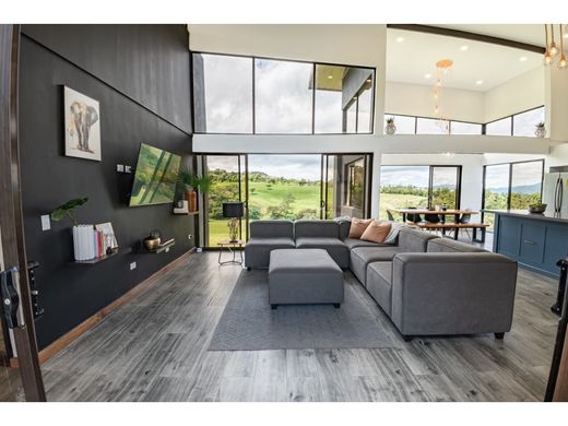 Casa de lujo en San Isidro de Coronado, Vázquez de Coronado