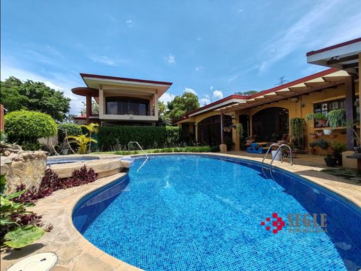 Casa di lusso a Escazú, Provincia de San José