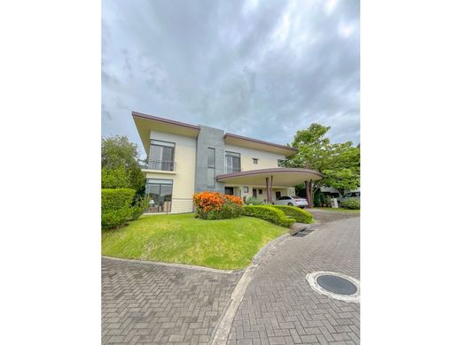 Santa Ana, Provincia de San Joséのアパートメント・コンプレックス