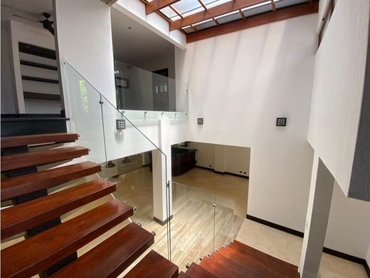 Luxus-Haus in Santa Ana, Provincia de San José