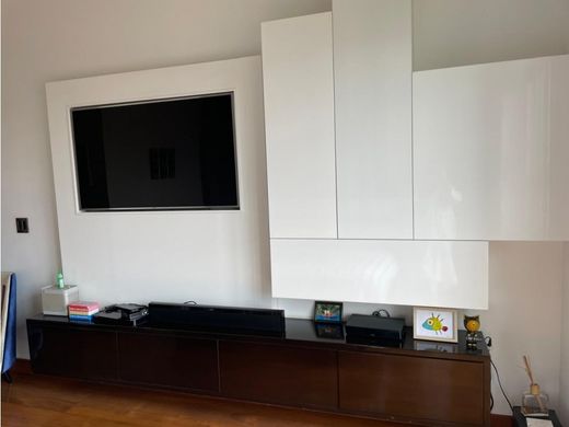 Apartment / Etagenwohnung in Escazú, Provincia de San José