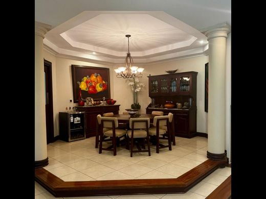 호화 저택 / Santa Ana, Provincia de San José