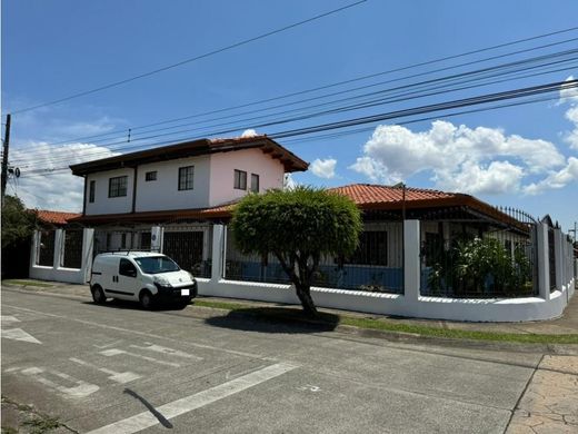 Maison de luxe à Santo Domingo, Provincia de Heredia