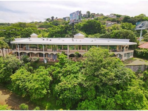 Pozos, Santa Anaのアパートメント・コンプレックス