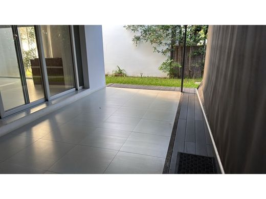 Κτίριο σε Santa Ana, Provincia de San José