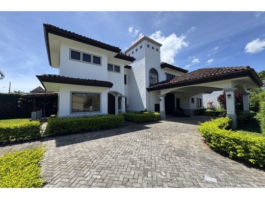 Casa di lusso a Santa Ana, Provincia de San José
