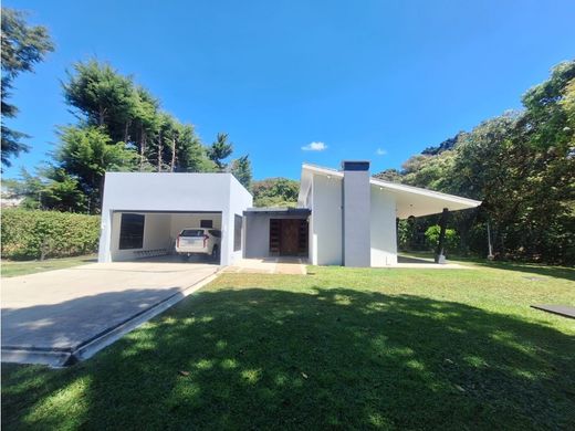 Luxury home in San Rafael, Provincia de Heredia