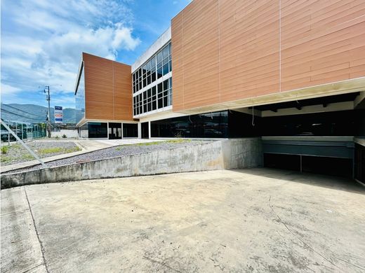 Edificio en Santa Ana, Provincia de San José