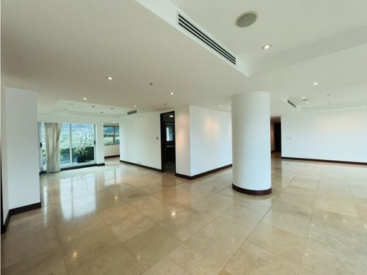 Piso / Apartamento en Escazú, Provincia de San José