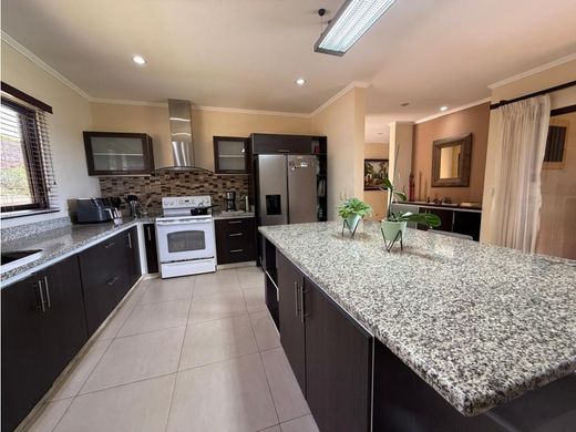 Lüks ev Santa Bárbaraa, Provincia de Heredia